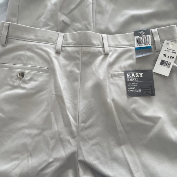Dockers D3 Easy Khaki Classic Fit Pants - Picture 7 of 11